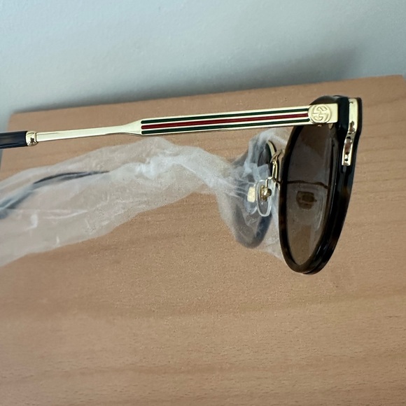 Gucci Brown Tortoiseshell Sunglasses (new) - Picture 9 of 11